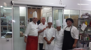 Sebastián Conejo, Chef ejecutivo, Angel Urzay y el resto del equipo.